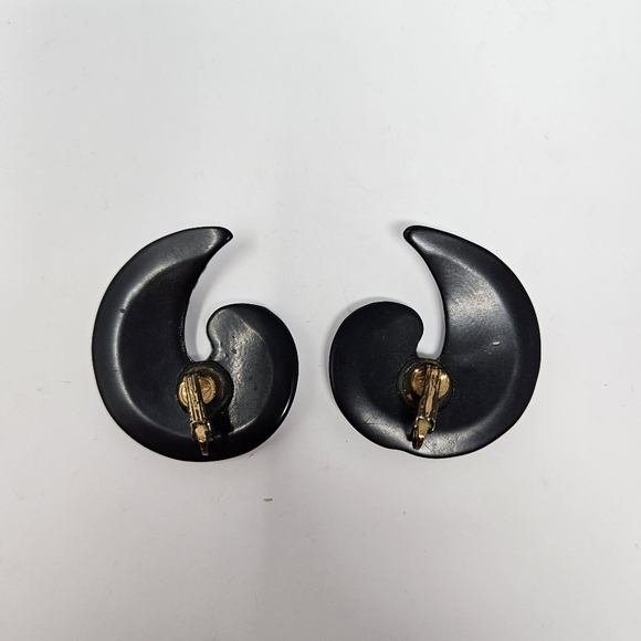 Vintage Blue & White Striped Swirl Shape Earrings Clip-On - Picture 5 of 8